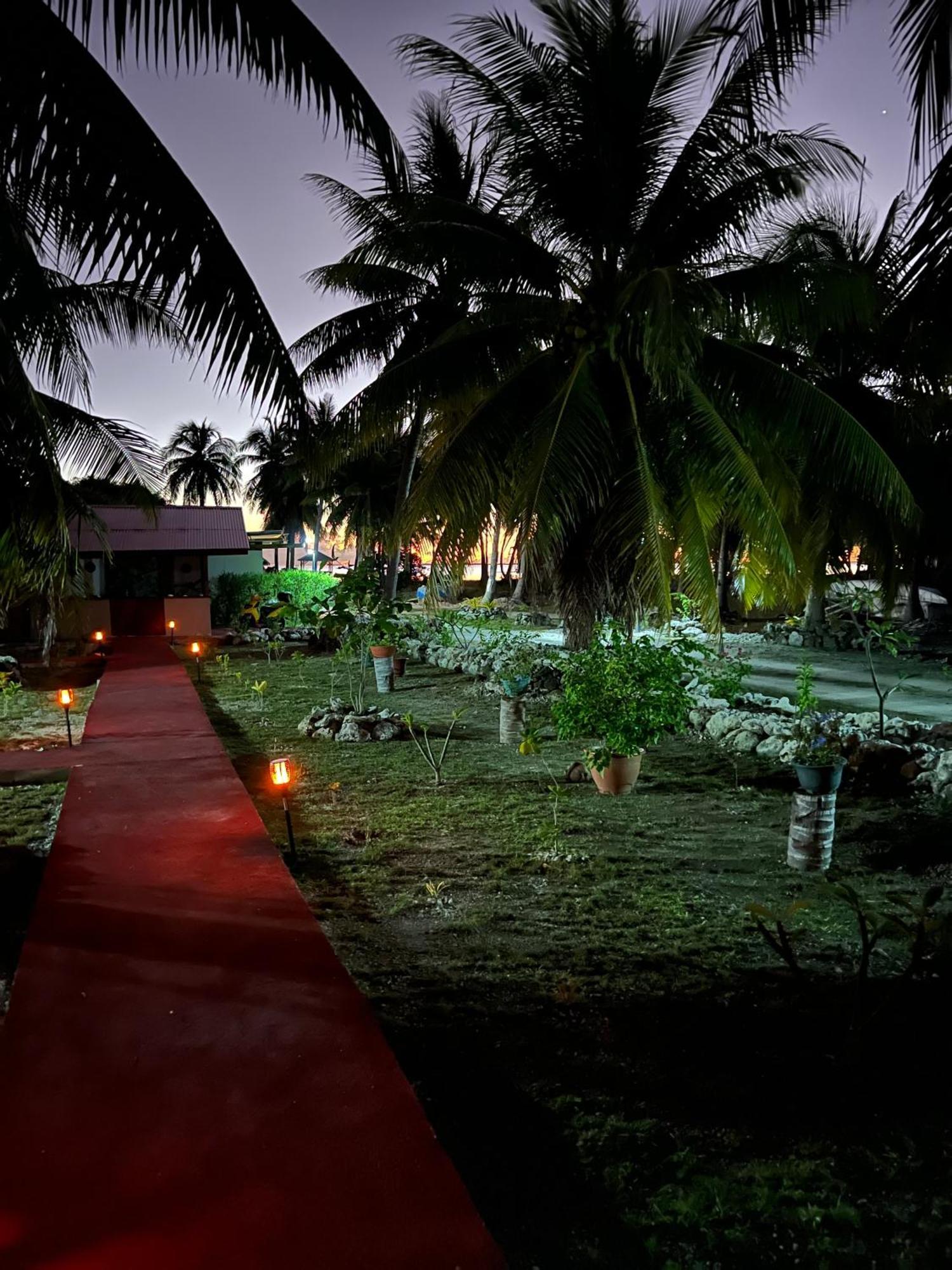Korikori House Fakarava II Hotell Rotoava Exteriör bild